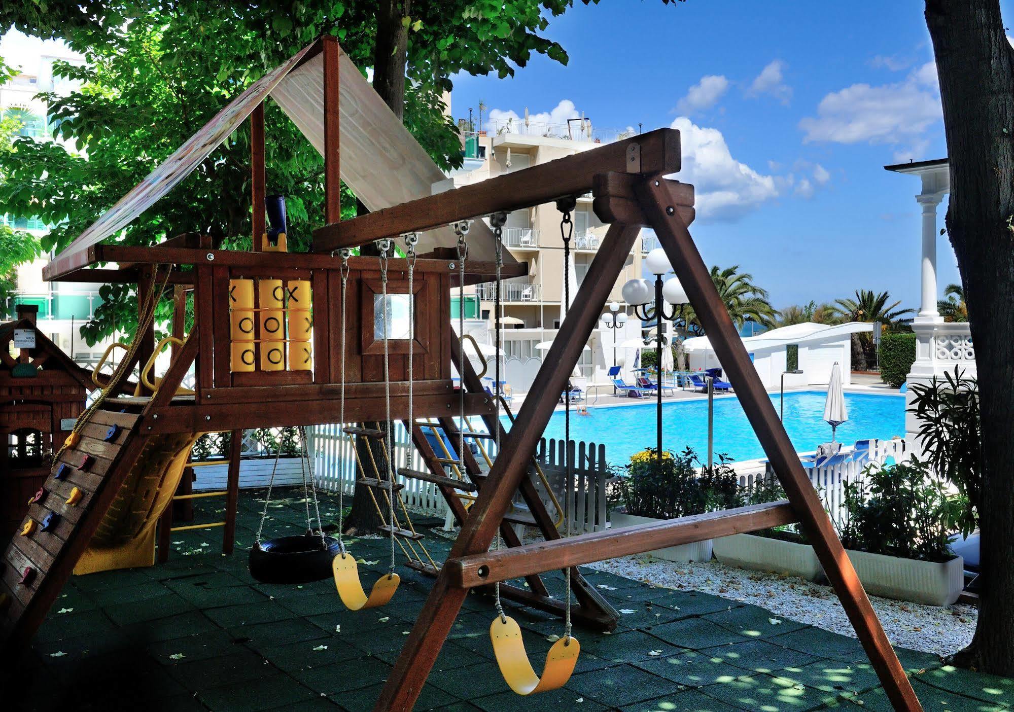 Hotel Venus غابيتّشي ماري المظهر الخارجي الصورة