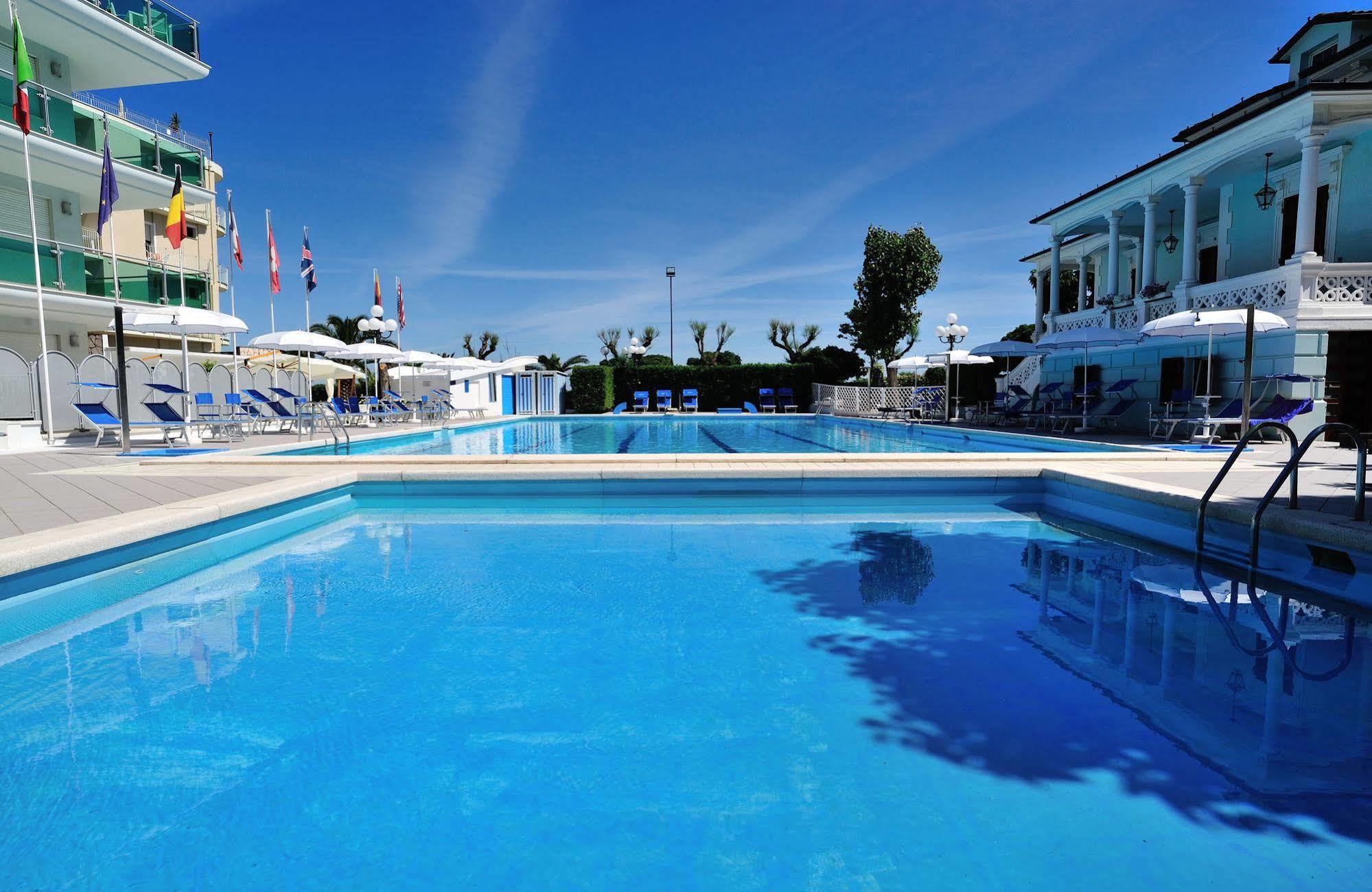 Hotel Venus غابيتّشي ماري المظهر الخارجي الصورة