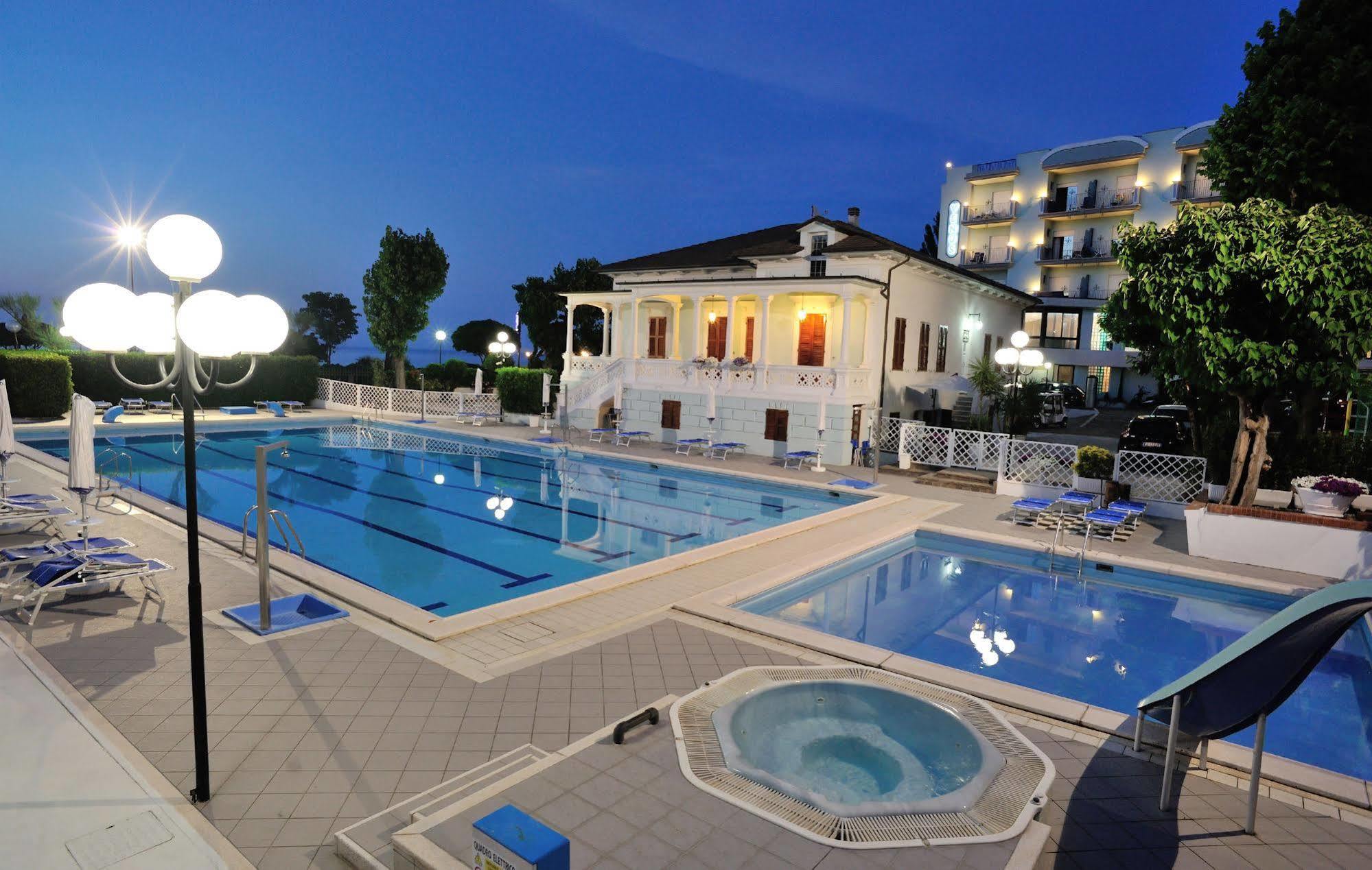 Hotel Venus غابيتّشي ماري المظهر الخارجي الصورة